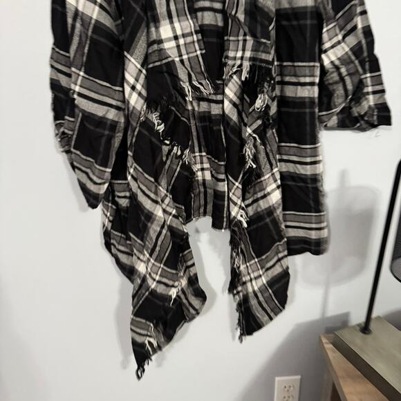 Maurices Black & White Plaid Open Front Kimono Cardigan Women's Plus Size 3X - Picture 4 of 9